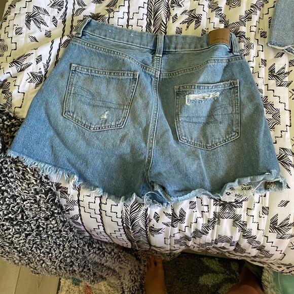 American Eagle Curvy Shorts - Picture 2 of 2